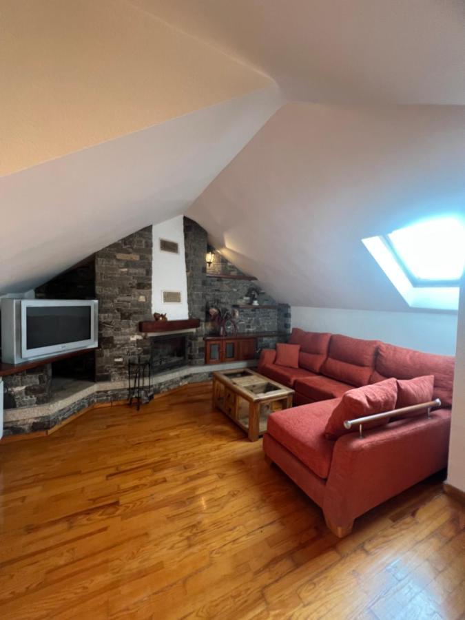 Precioso Duplex En Puigcerda Con Plaza De Parking Apartment Exterior photo